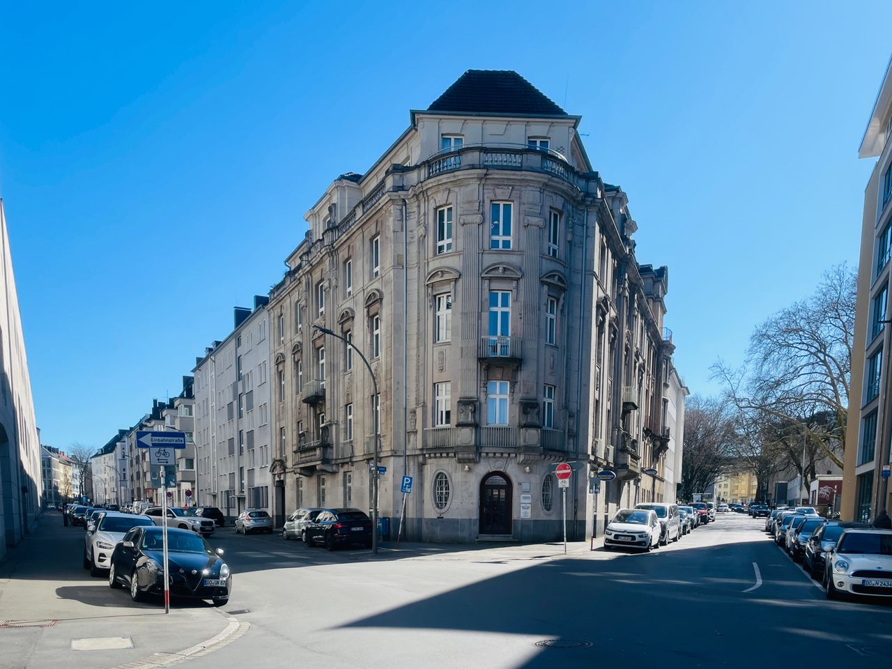 Straßenansicht