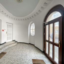 Elegantes Altbau-Juwel im Herzen der Stadt mit 4 Balkonen und Ausbaupotenzial!