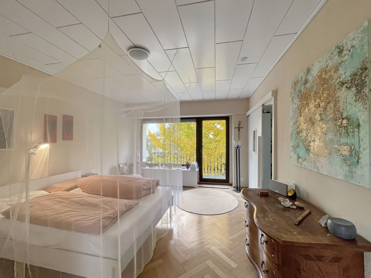 Elternschlafen mit Ankleide und Balkon 